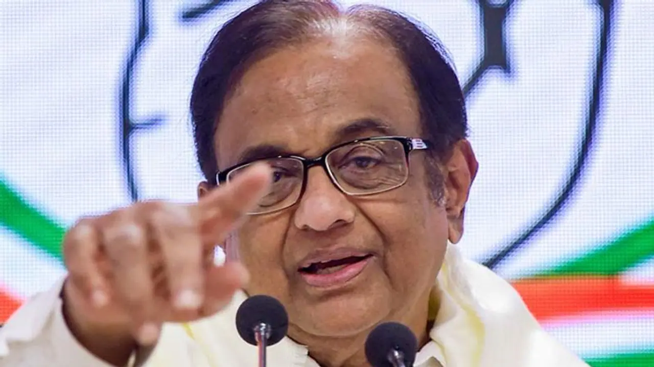 ஒழுங்க உங்க வேலையை மட்டும் பாருங்க... எங்களோட விஷயத்துல முந்திரி கொட்டை மாதிரி மூக்க நுழைக்காதீங்க... சீறிய ப.சிதம்பரம்..! ஒழுங்க உங்க வேலையை மட்டும் பாருங்க... எங்களோட விஷயத்துல முந்திரி கொட்டை மாதிரி மூக்க நுழைக்காதீங்க... சீறிய ப.சிதம்பரம்..!