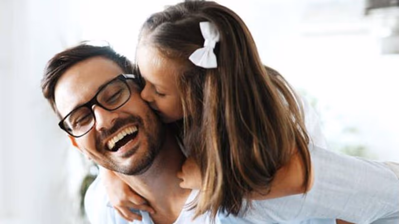 പെണ്മക്കളുള്ള അച്ഛന്മാർക്ക് ഇതാ ഒരു സന്തോഷവാർത്ത; പഠനം പറയുന്നത്... പെണ്മക്കളുള്ള അച്ഛന്മാർക്ക് ഇതാ ഒരു സന്തോഷവാർത്ത; പഠനം പറയുന്നത്...