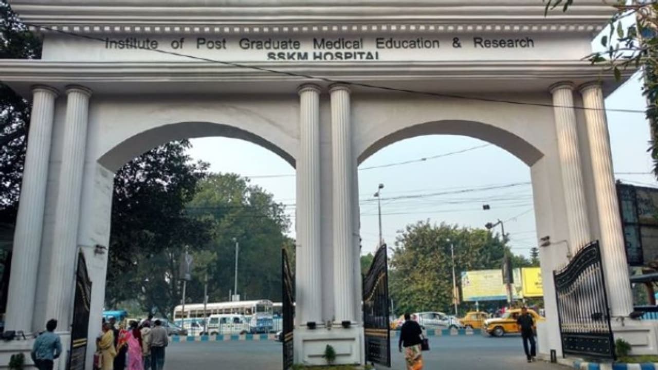 SSKM এ চলল গুলি,গুলিবিদ্ধ কলকাতা পুলিশের SI SSKM এ চলল গুলি,গুলিবিদ্ধ কলকাতা পুলিশের SI