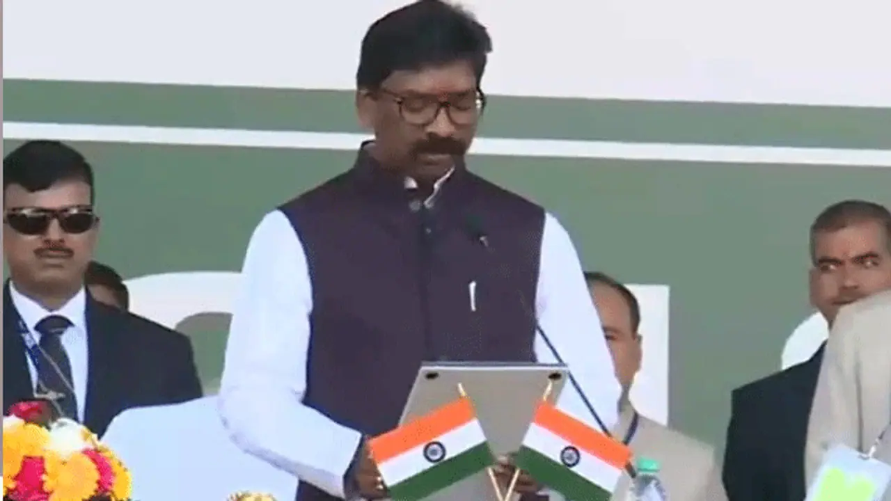 क्या है झारखंड के सीएम हेमंत सोरेन का मामला, जिस कारण खतरे में पड़ सकती है उनकी कुर्सी