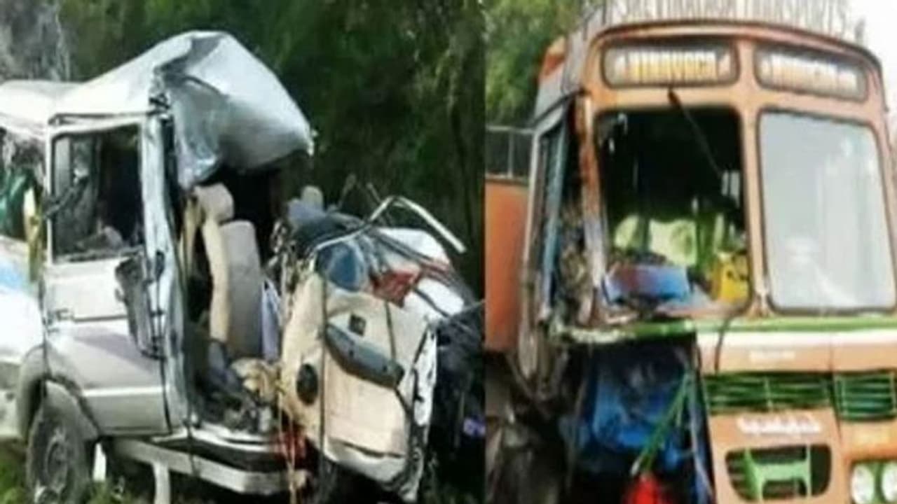 கண்ணிமைக்கும் நேரத்தில் நேருக்கு நேர் மோதிக்கொண்ட கார் லாரி... 2 பேர் ரத்த வெள்ளத்தில் உயிரிழப்பு..! கண்ணிமைக்கும் நேரத்தில் நேருக்கு நேர் மோதிக்கொண்ட கார் லாரி... 2 பேர் ரத்த வெள்ளத்தில் உயிரிழப்பு..!