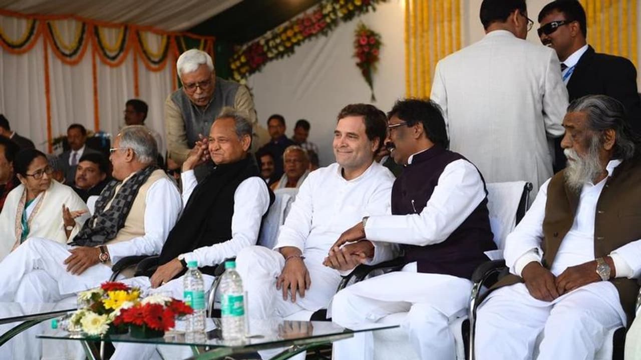 झारखंड कैबिनेट में हुआ विभागों का बंटवारा हेमंत के पास गृह तो उरांव को मिला वित्त