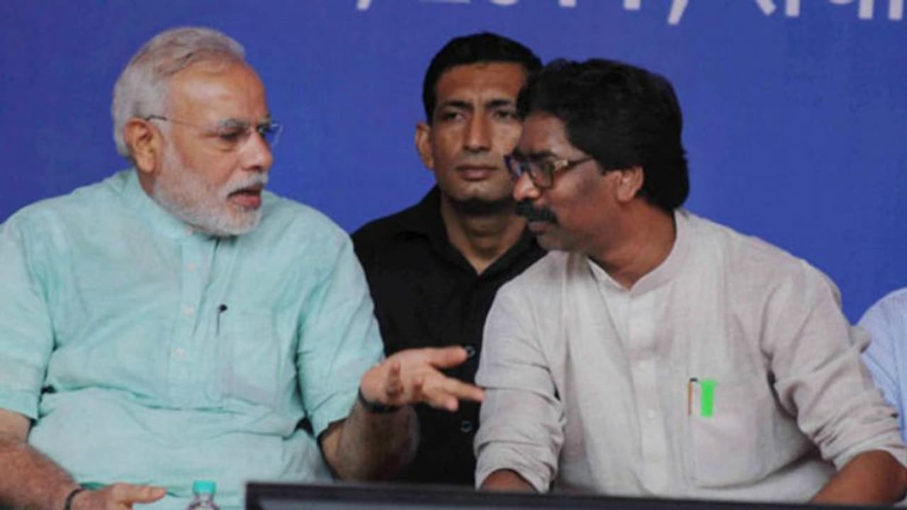 पीएम मोदी ने झारखंड के सीएम हेमंत सोरेन को दी बधाई, कहा, केंद्र सरकार हर संभव मदद के लिए तैयार पीएम मोदी ने झारखंड के सीएम हेमंत सोरेन को दी बधाई, कहा, केंद्र सरकार हर संभव मदद के लिए तैयार