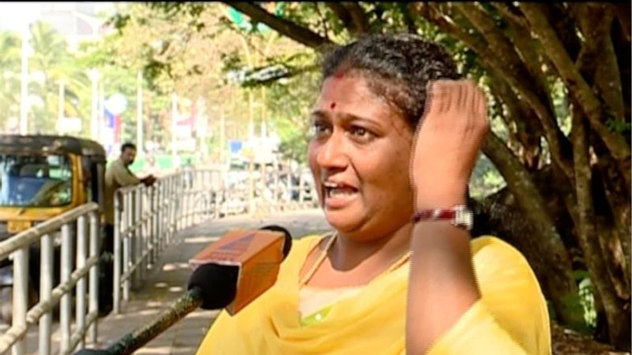 വിവാഹ മോചനക്കേസ് നിലനിൽക്കെ ഭർത്താവ് വീട്ടിൽകയറി ആക്രമിച്ച കേസ്; പൊലീസ് ഒത്തുകളിക്കുന്നു എന്ന് വീട്ടമ്മ വിവാഹ മോചനക്കേസ് നിലനിൽക്കെ ഭർത്താവ് വീട്ടിൽകയറി ആക്രമിച്ച കേസ്; പൊലീസ് ഒത്തുകളിക്കുന്നു എന്ന് വീട്ടമ്മ