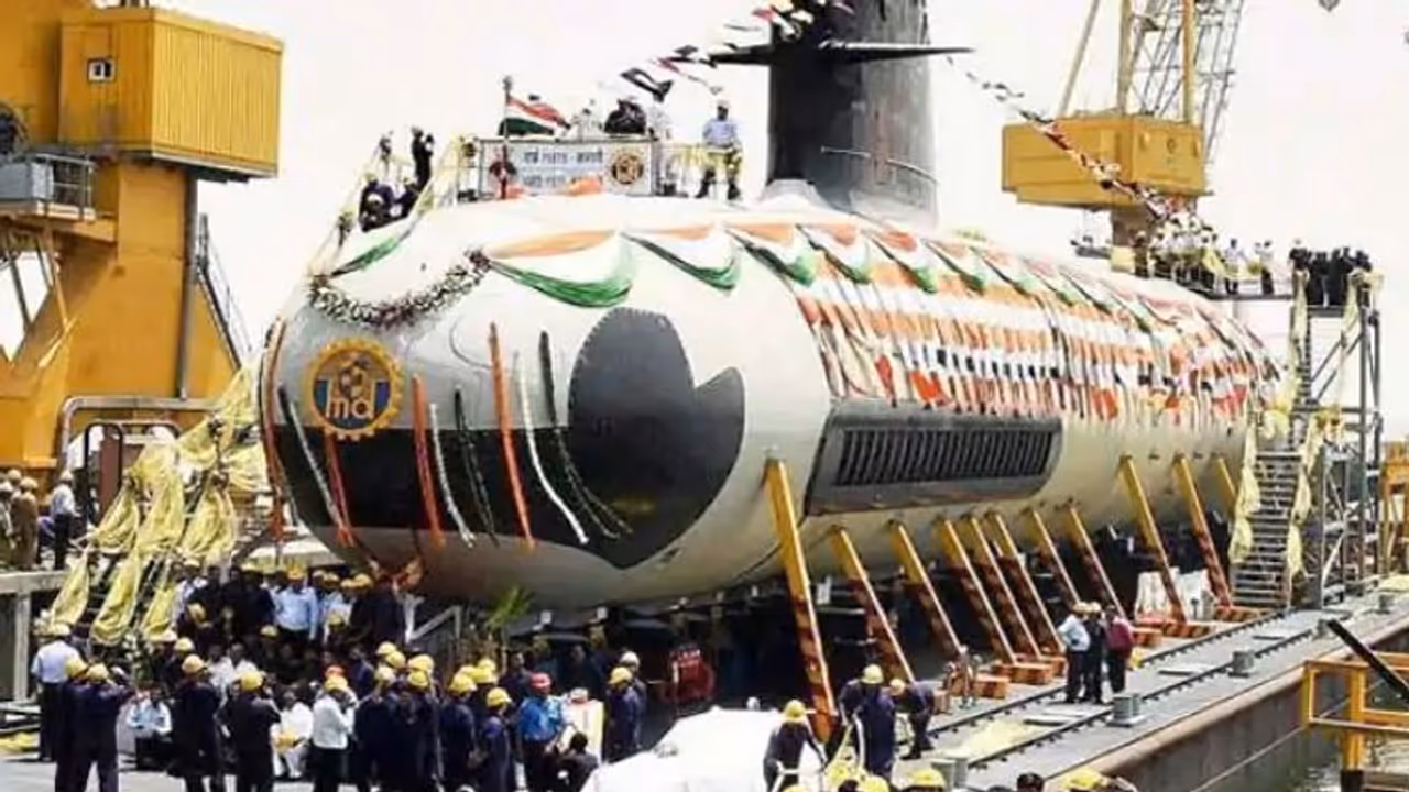 हिंद महासागर में चीन की दादागिरी होगी खत्म, ताकत बढ़ाने के लिए भारत कर रहा यह काम हिंद महासागर में चीन की दादागिरी होगी खत्म, ताकत बढ़ाने के लिए भारत कर रहा यह काम