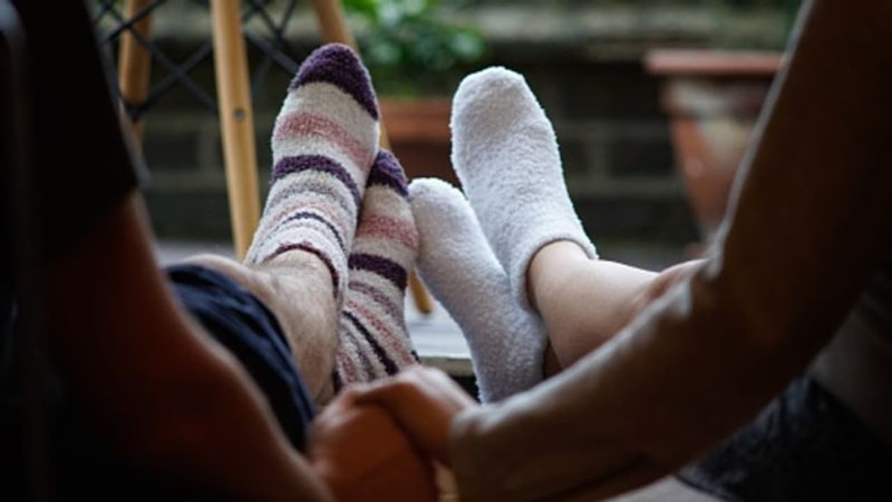 Winter Tips : শীতকালে মোজা পরে ঘুমানো শরীরের জন্য ভাল না খারাপ, কী বলছেন বিশেষজ্ঞরা Winter Tips : শীতকালে মোজা পরে ঘুমানো শরীরের জন্য ভাল না খারাপ, কী বলছেন বিশেষজ্ঞরা