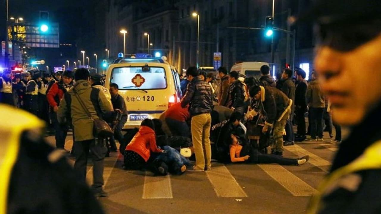 कोई नहीं याद करना चाहता 2015 का नया साल, 36 लोगों की जान ले बना था मनहूस कोई नहीं याद करना चाहता 2015 का नया साल, 36 लोगों की जान ले बना था मनहूस