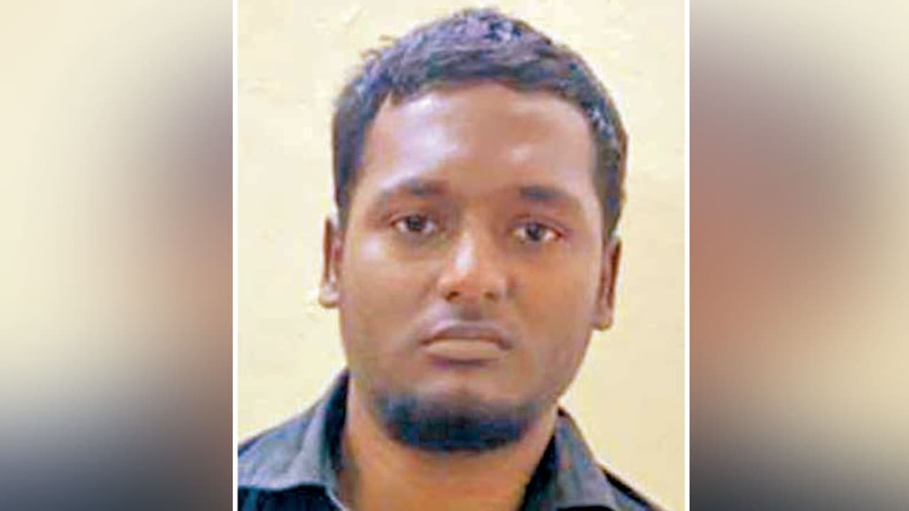 இன்ஸ்டாகிராம் வீடியோ காலில் மாணவி குளிப்பதை படம் எடுத்த இளைஞர் ! மிரட்டி படுக்கைக்கு அழைத்ததால் கைது !!