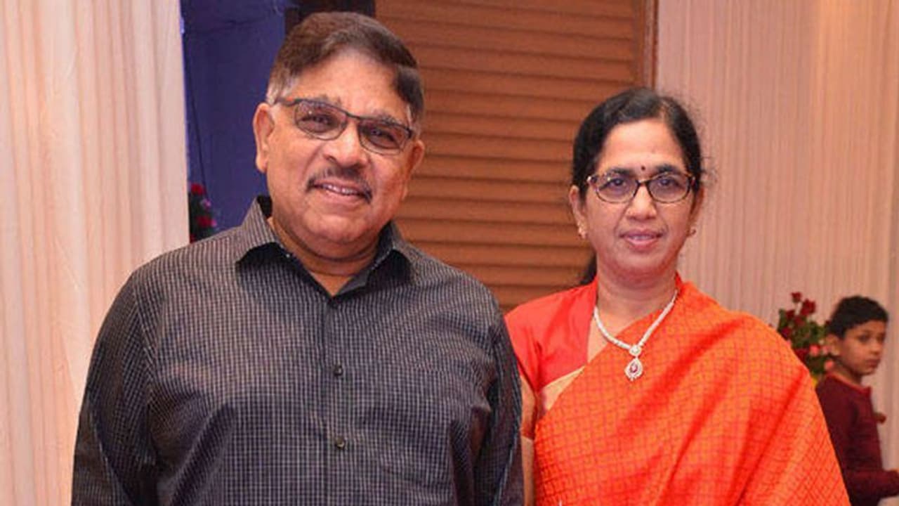 నాన్న మా కాపురంలో పుల్లలు పెట్టారు.. అల్లు అరవింద్ కామెంట్స్! నాన్న మా కాపురంలో పుల్లలు పెట్టారు.. అల్లు అరవింద్ కామెంట్స్!