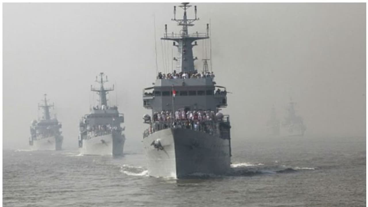 നാവികസേനയുടെ രഹസ്യം ചോര്ത്തിയത് പാകിസ്ഥാന് വേണ്ടിയോ? അന്വേഷിക്കാന് എന്ഐഎ നാവികസേനയുടെ രഹസ്യം ചോര്ത്തിയത് പാകിസ്ഥാന് വേണ്ടിയോ? അന്വേഷിക്കാന് എന്ഐഎ