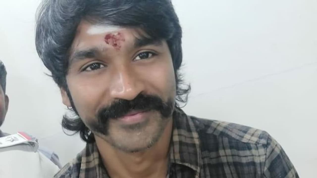 மனைவி, மகன்களுடன் பழனி முருகனை தரிசித்த தனுஷ்.... வைரலாகும் புகைப்படங்கள்...!