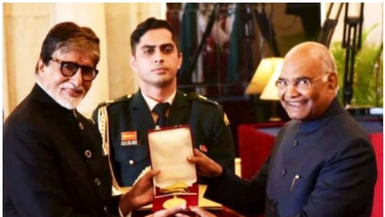 ദാദാസാഹേബ് ഫാല്കെ അവാര്ഡ്: പ്രതികരണവുമായി അമിതാഭ് ബച്ചൻ ദാദാസാഹേബ് ഫാല്കെ അവാര്ഡ്: പ്രതികരണവുമായി അമിതാഭ് ബച്ചൻ