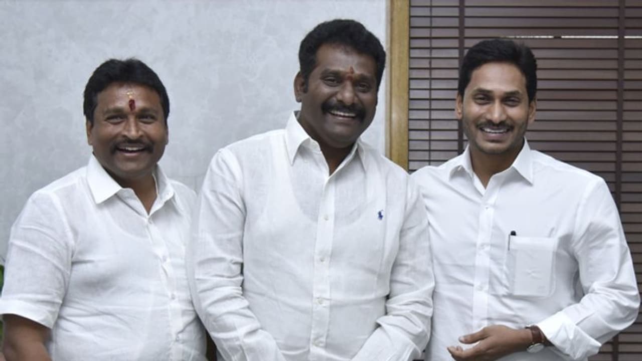 మద్దాలి గిరికి కీలక పదవి... అధికారికంగా ప్రకటించిన వైసిపి సర్కార్ మద్దాలి గిరికి కీలక పదవి... అధికారికంగా ప్రకటించిన వైసిపి సర్కార్