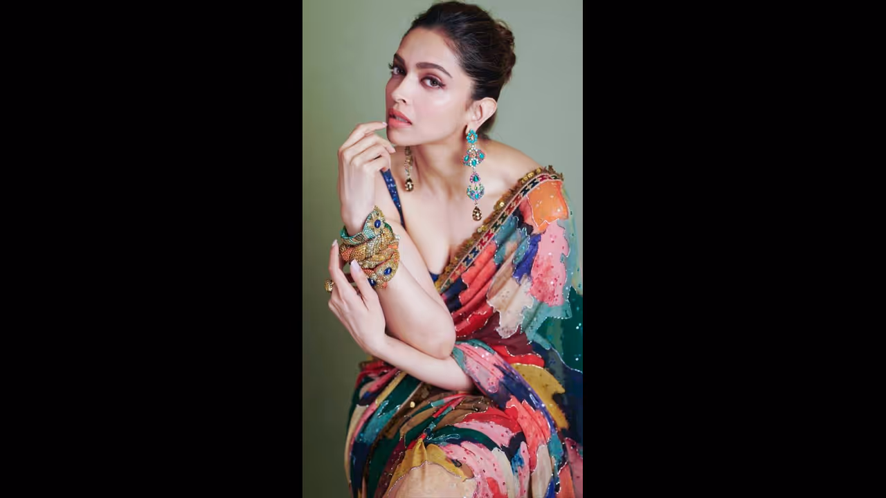 করোনায় গৃহবন্দি দীপিকা, এই দশ গানেই এখন মজেছেন অভিনেত্রী