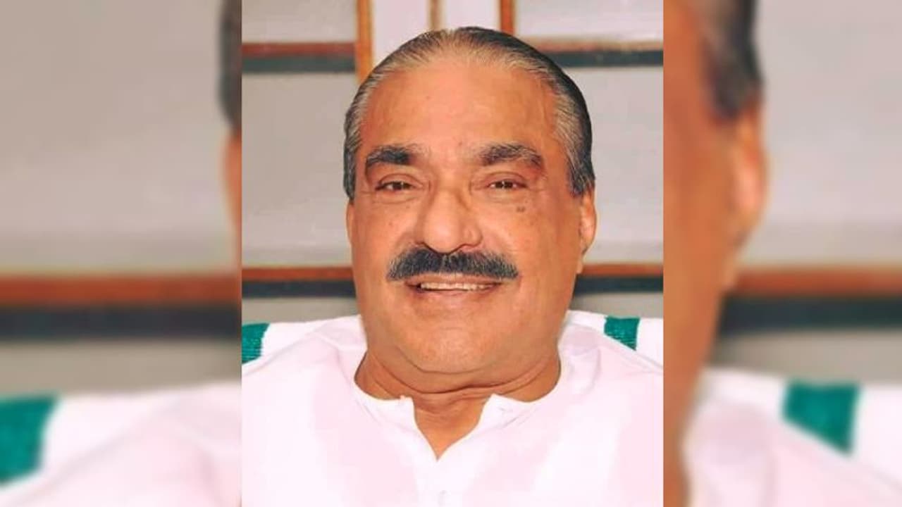 നോട്ടെണ്ണുന്ന മെഷീന് നികുതിയിളവ് കൂടി പ്രഖ്യാപിക്കാമായിരുന്നു; മാണി സ്മാരകത്തില് വിമര്ശനം നോട്ടെണ്ണുന്ന മെഷീന് നികുതിയിളവ് കൂടി പ്രഖ്യാപിക്കാമായിരുന്നു; മാണി സ്മാരകത്തില് വിമര്ശനം