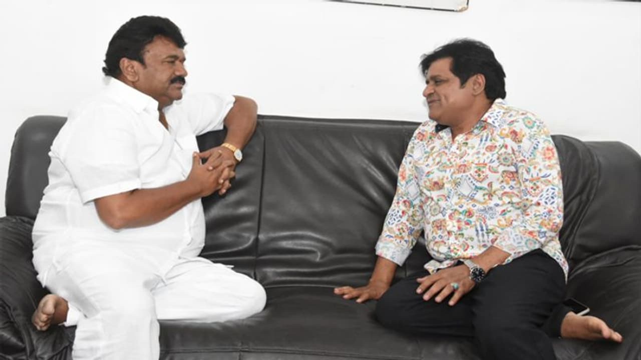 కమెడియన్ అలీని పరామర్శించిన మంత్రి తలసాని! కమెడియన్ అలీని పరామర్శించిన మంత్రి తలసాని!