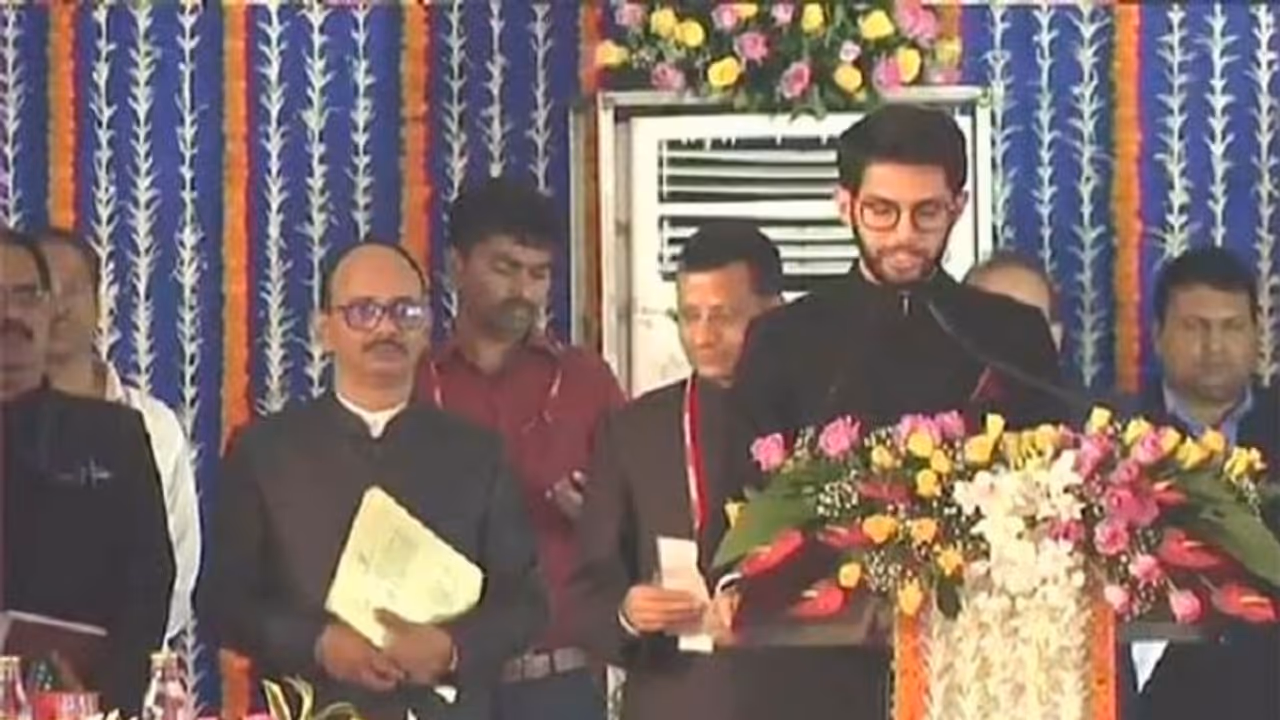 ஒரே மாதத்தில் 2 ஆவது முறையாக துணை முதலமைச்சரான அஜித் பவார் !! மகாராஷ்ட்ரா அதிரடி !! ஒரே மாதத்தில் 2 ஆவது முறையாக துணை முதலமைச்சரான அஜித் பவார் !! மகாராஷ்ட்ரா அதிரடி !!