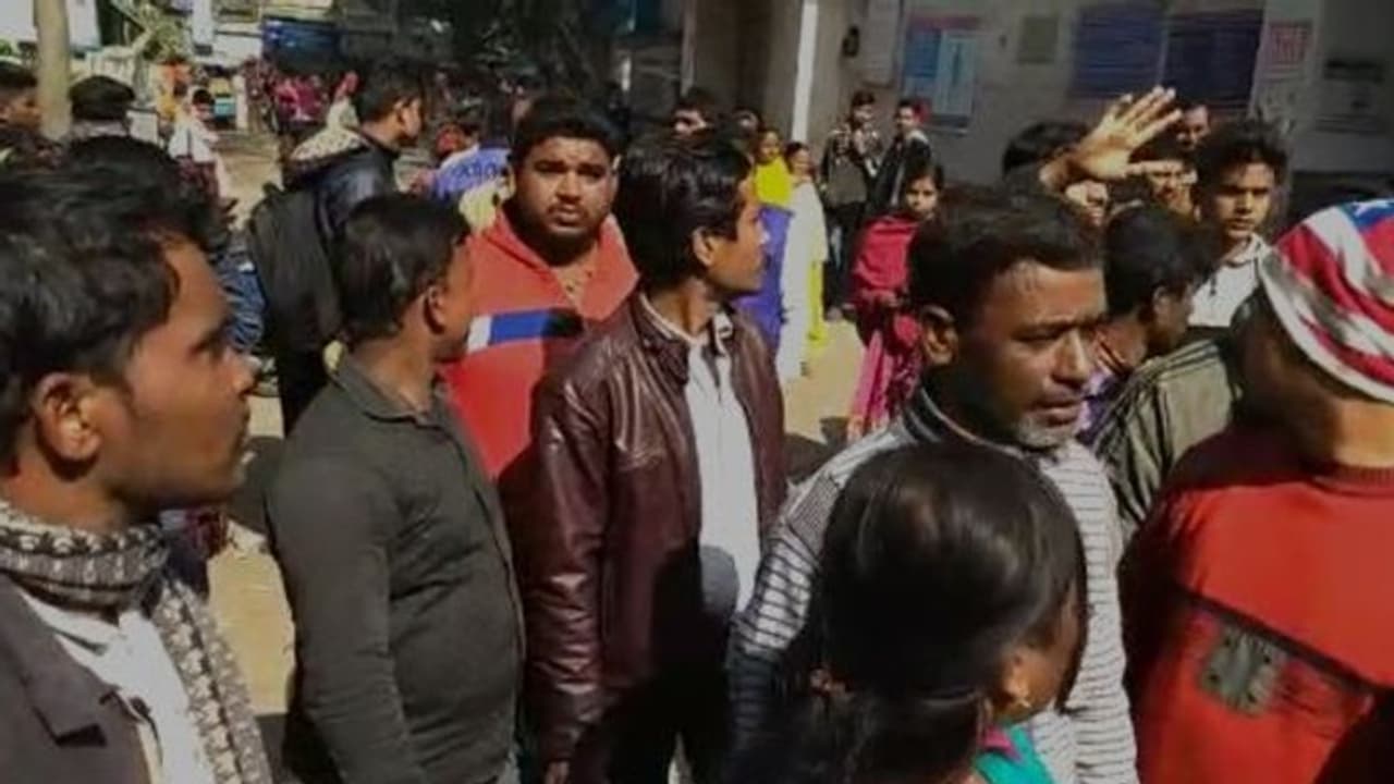 জেলে বন্দি দলের কর্মীরা, দেখতে করতে গিয়ে আক্রান্ত বিজেপি নেতা জেলে বন্দি দলের কর্মীরা, দেখতে করতে গিয়ে আক্রান্ত বিজেপি নেতা