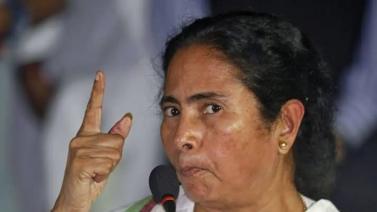 மேற்குவங்கத்தில் 2021ம் ஆண்டு வரை இலவச ரேசன் பொருள்.!! முதல்வர் மம்தா அதிரடி உத்தரவு.!!