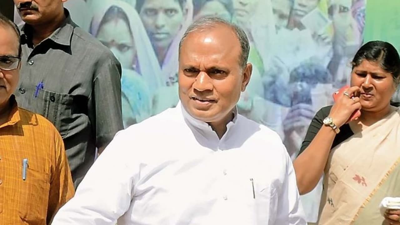 Bihar: బీజేపీ జేడీయూ మధ్యలో ఆర్పీసీ సింగ్.. ! Bihar: బీజేపీ జేడీయూ మధ్యలో ఆర్పీసీ సింగ్.. !