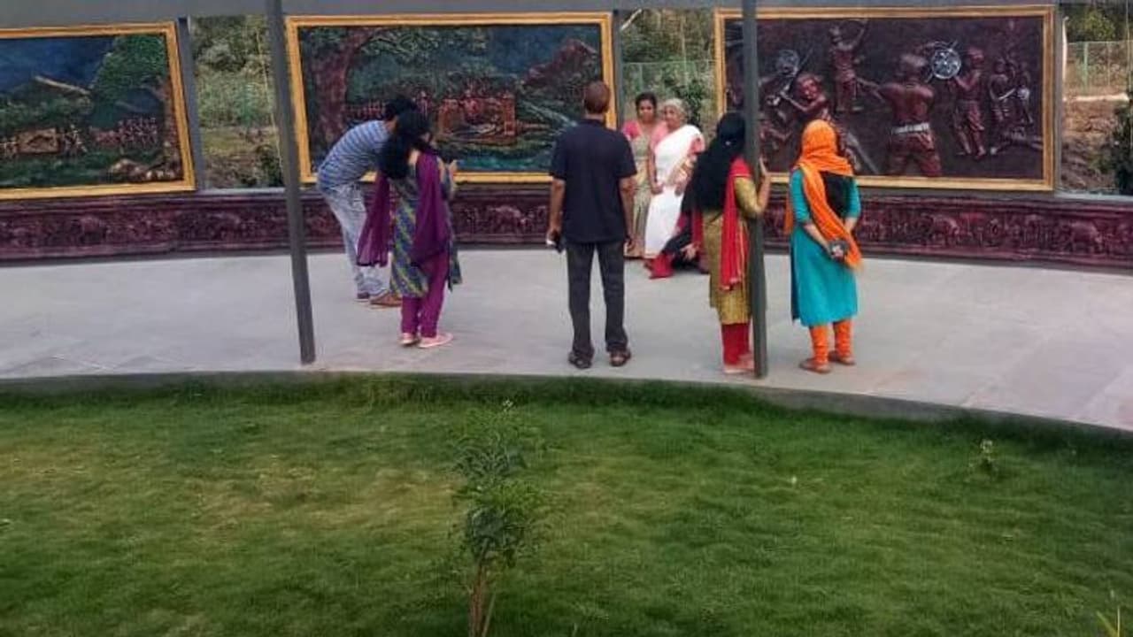 പഴശ്ശിപാര്‍ക്കിലേക്ക് സഞ്ചാരികളുടെ ഒഴുക്ക്; സമയക്രമം അറിയാത്തതിനാല്‍ നിരാശരായി ആളുകള്‍