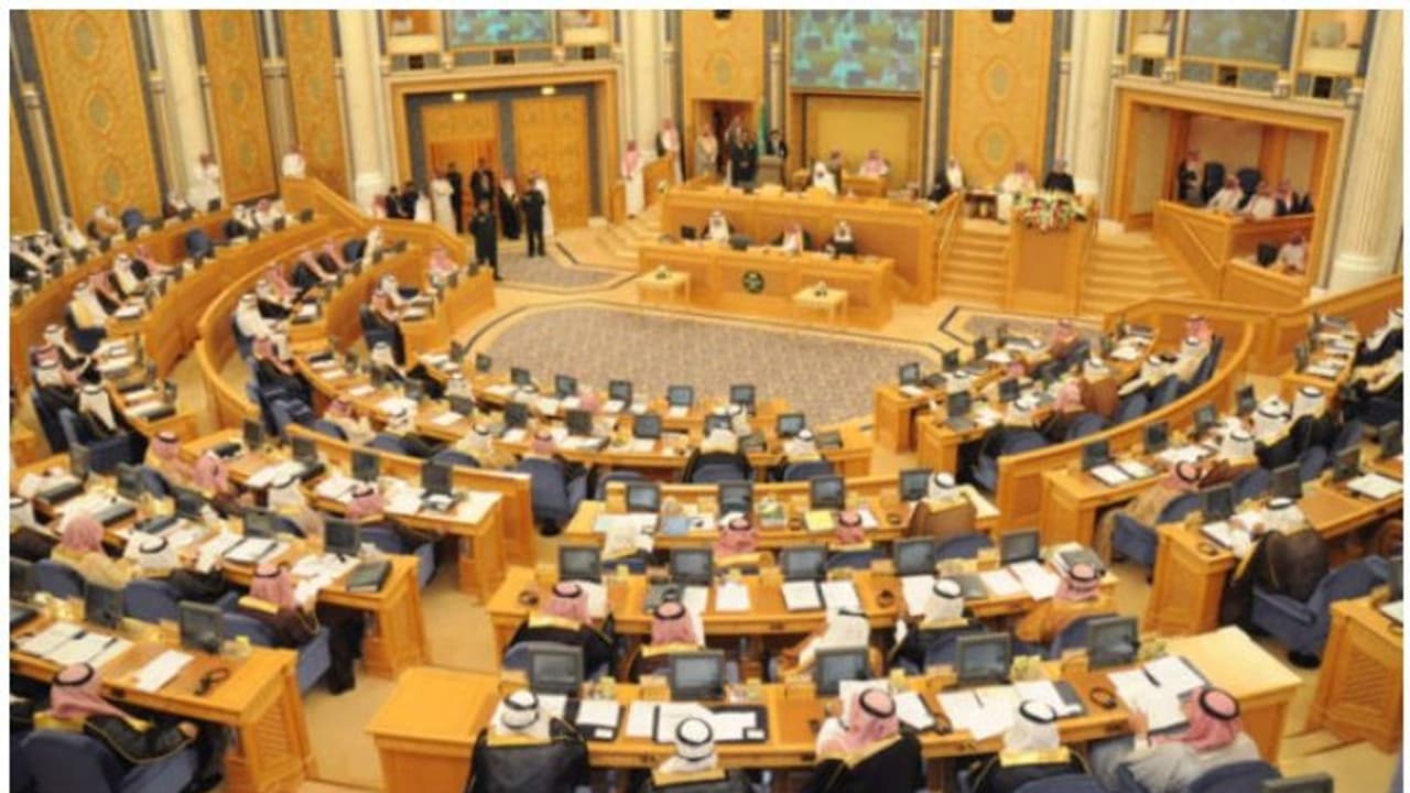 പ്രവാസികൾക്ക് സന്തോഷ വാർത്ത: ലെവി കുറയ്ക്കുന്നതിനെ കുറിച്ച് പഠിക്കണമെന്ന് ശൂറാ കൗൺസിൽ പ്രവാസികൾക്ക് സന്തോഷ വാർത്ത: ലെവി കുറയ്ക്കുന്നതിനെ കുറിച്ച് പഠിക്കണമെന്ന് ശൂറാ കൗൺസിൽ