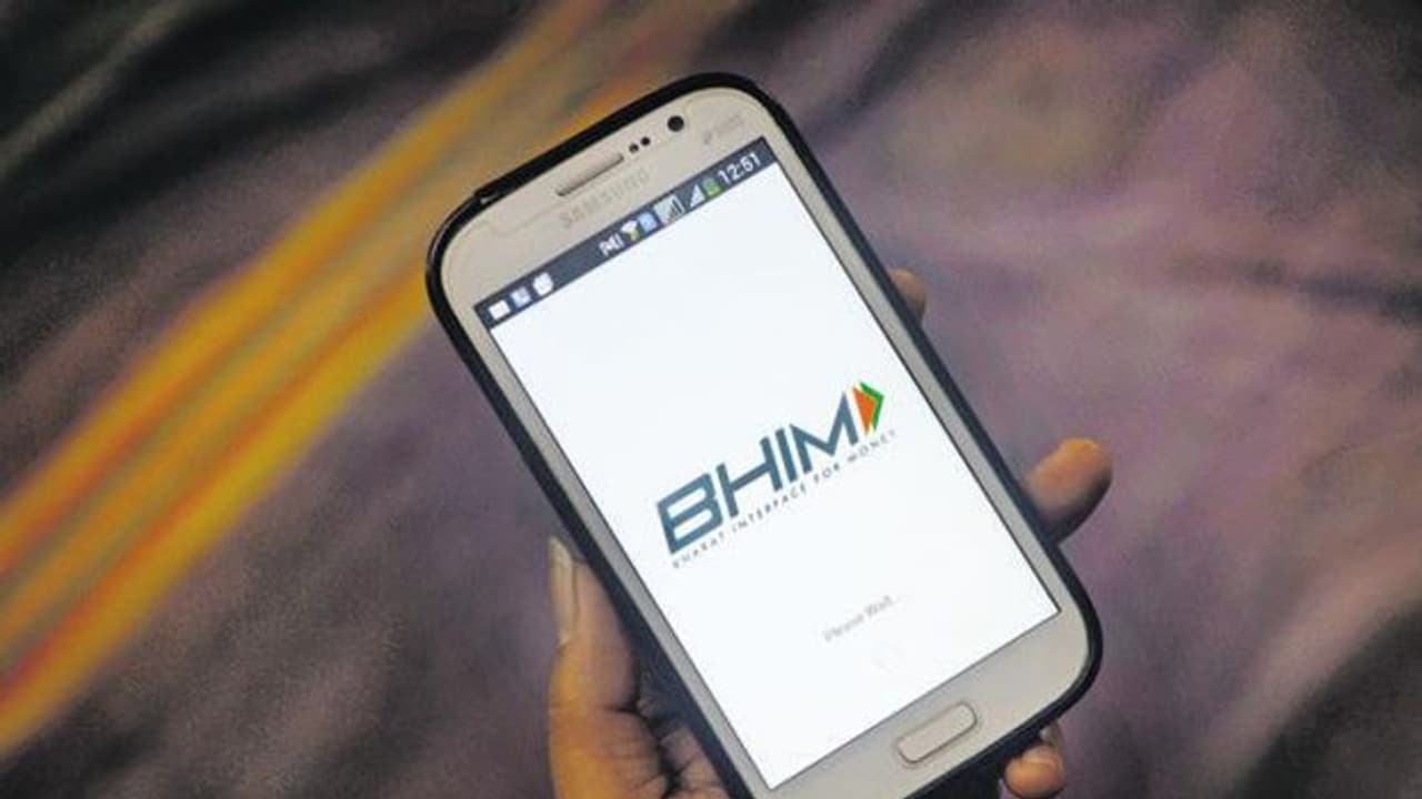 15 ദിവസം കൊണ്ട് യുപിഐ ഇടപാടുകളിൽ വൻ വളർച്ച: ആർബിഐ റിപ്പോർട്ട് ഇങ്ങനെ 15 ദിവസം കൊണ്ട് യുപിഐ ഇടപാടുകളിൽ വൻ വളർച്ച: ആർബിഐ റിപ്പോർട്ട് ഇങ്ങനെ