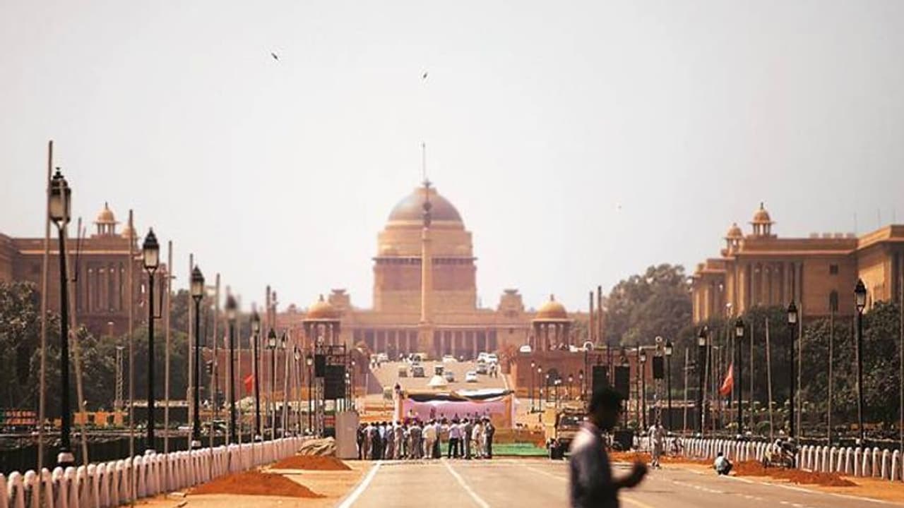 വരുന്നത് മൂന്ന് ഗോപുരങ്ങളുള്ള പാര്ലമെന്റ് സമുച്ചയം, മുന്നില് പ്രധാനമന്ത്രിക്ക് ഒരു ഭവനം, ഇത് മോദിയുടെ സ്വപ്നപദ്ധതി വരുന്നത് മൂന്ന് ഗോപുരങ്ങളുള്ള പാര്ലമെന്റ് സമുച്ചയം, മുന്നില് പ്രധാനമന്ത്രിക്ക് ഒരു ഭവനം, ഇത് മോദിയുടെ സ്വപ്നപദ്ധതി