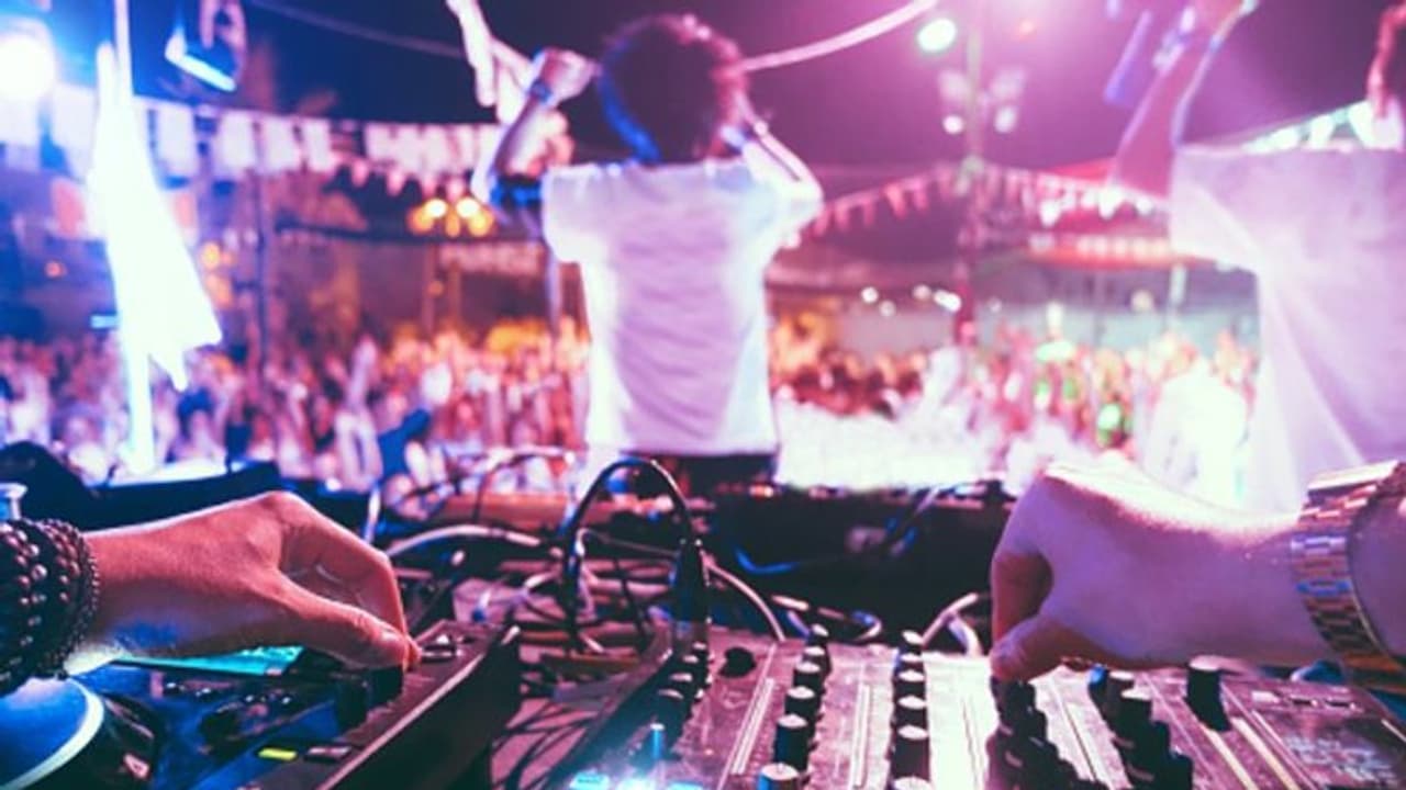 বর্ষবরণের রাতে শহরের ৫ হোটেলে ডিজে বাজানোর নিষেধাজ্ঞা, জানাল আদালত