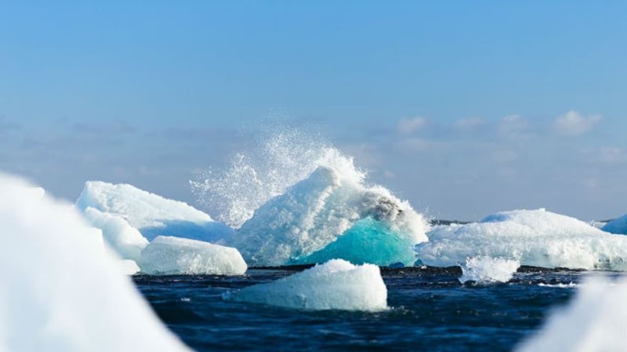 അന്റാർട്ടിക്കയിൽ ഫ്രാൻസിന്റെ അത്രയും വലിപ്പമുള്ള മഞ്ഞുപാളികൾ ദിവസവും സെന്റിമീറ്ററുകൾ തെന്നി നീങ്ങുന്നു പഠനം