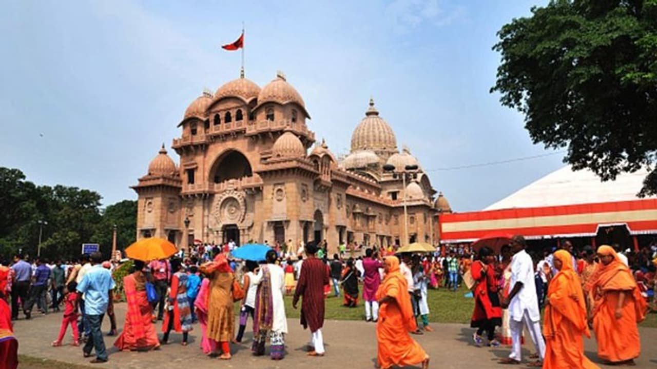 Durga Puja 2022: দুর্গাপুজোর নির্ঘণ্ট প্রকাশ করল বেলুড় মঠ, জানুন কখন হবে কুমারী পুজো Durga Puja 2022: দুর্গাপুজোর নির্ঘণ্ট প্রকাশ করল বেলুড় মঠ, জানুন কখন হবে কুমারী পুজো