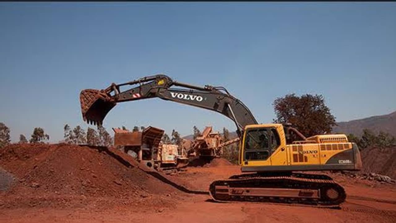 ಬಳ್ಳಾರಿಯ ಗಣಿಯಲ್ಲಿ 900 ಕೋಟಿ ವೆಚ್ಚಕ್ಕೆ ಎನ್ಎಂಡಿಸಿ ನಿರ್ಧಾರ ಬಳ್ಳಾರಿಯ ಗಣಿಯಲ್ಲಿ 900 ಕೋಟಿ ವೆಚ್ಚಕ್ಕೆ ಎನ್ಎಂಡಿಸಿ ನಿರ್ಧಾರ