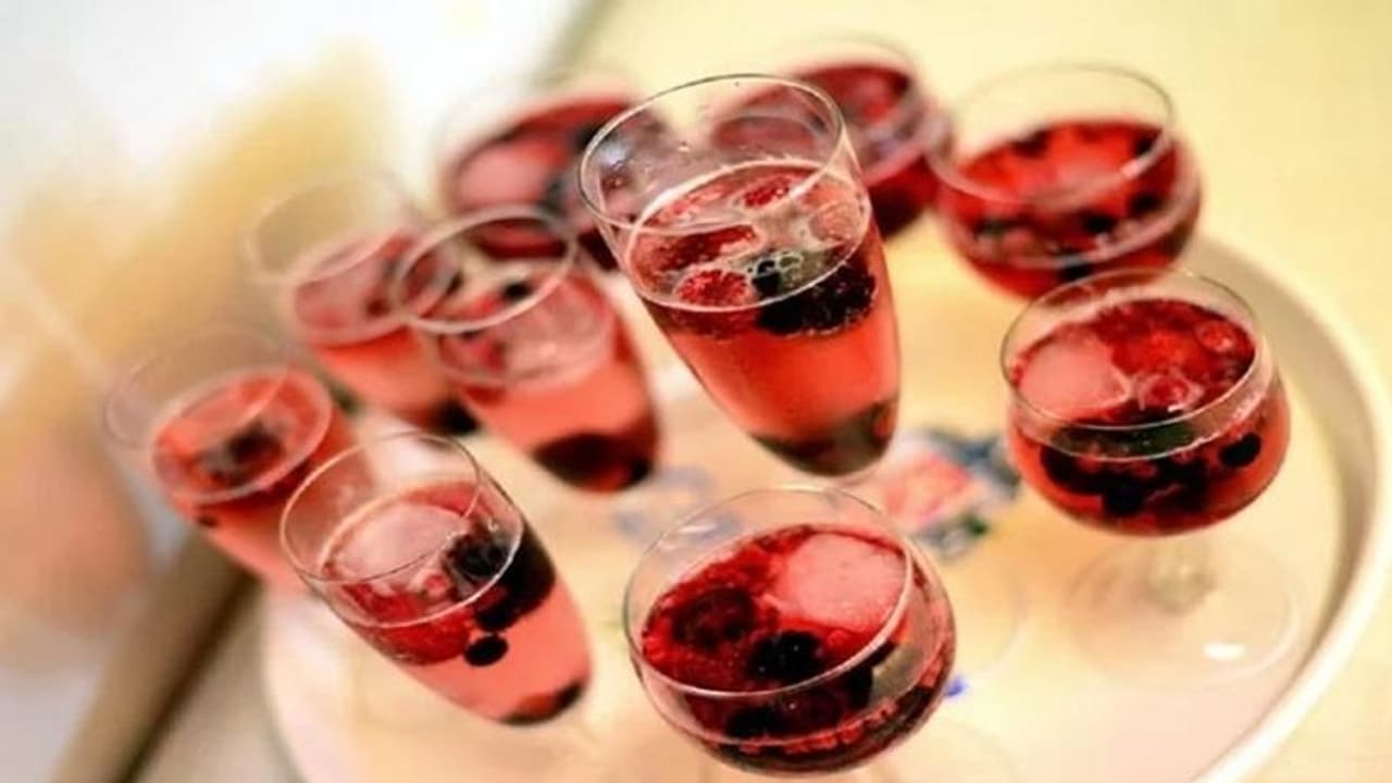 बीमारियां दूर करने पीते हैं कॉक्रोच का सूप बीमारियां दूर करने पीते हैं कॉक्रोच का सूप