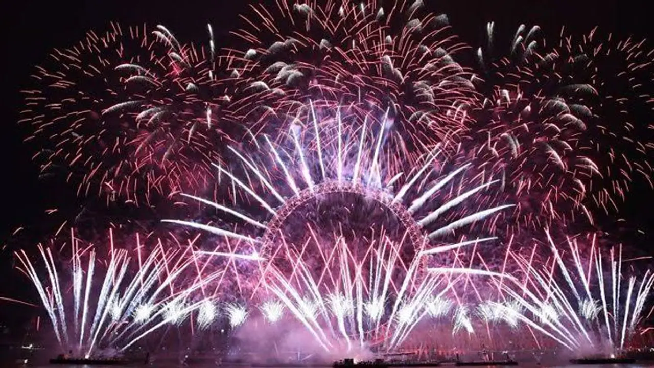 న్యూ ఇయర్ వేడుకల్లో అపశృతి... కత్తులతో ఒకరినొకరు దాడి.. న్యూ ఇయర్ వేడుకల్లో అపశృతి... కత్తులతో ఒకరినొకరు దాడి..