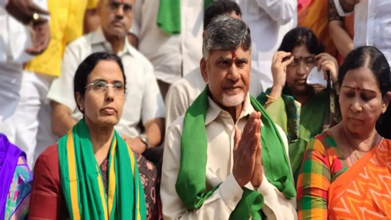 మీ తర్వాతే మమ్మల్ని పట్టించుకొంటారు: బాాబుపై భువనేశ్వరి మీ తర్వాతే మమ్మల్ని పట్టించుకొంటారు: బాాబుపై భువనేశ్వరి