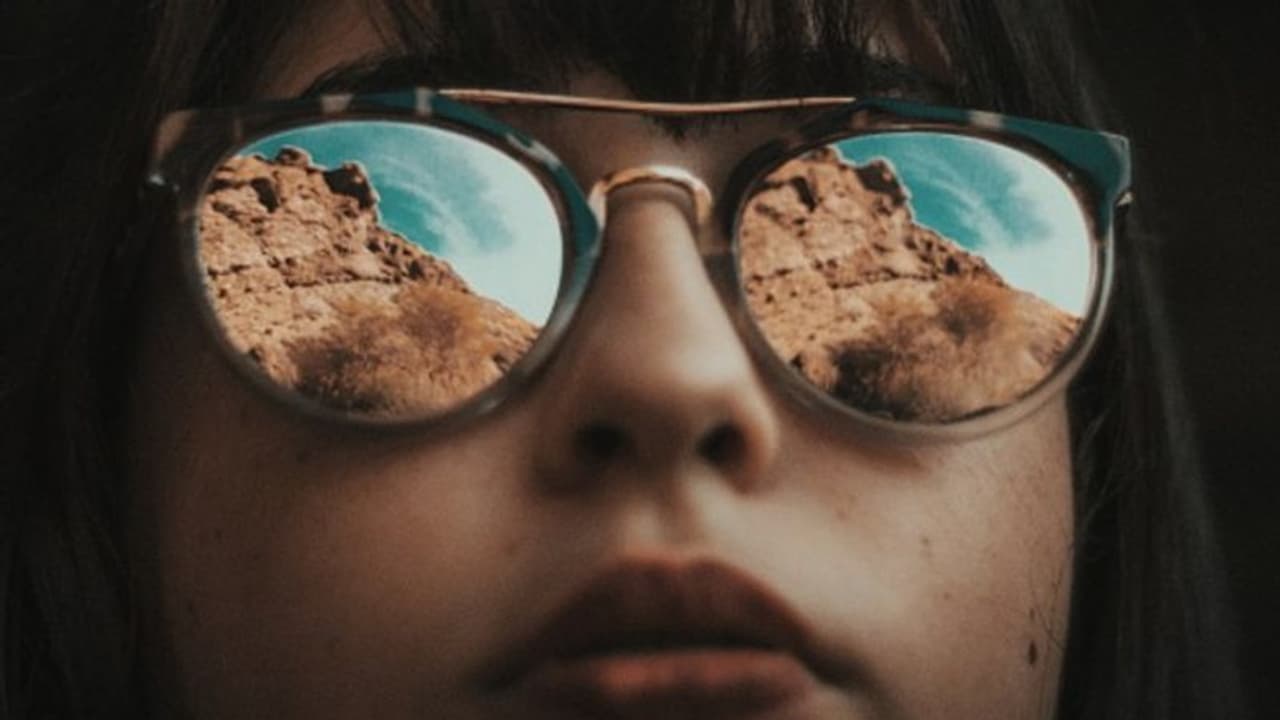 শীতকালে চোখ ভাল রাখতে কেমন সানগ্লাস কেনা উচিত, জেনে নিন