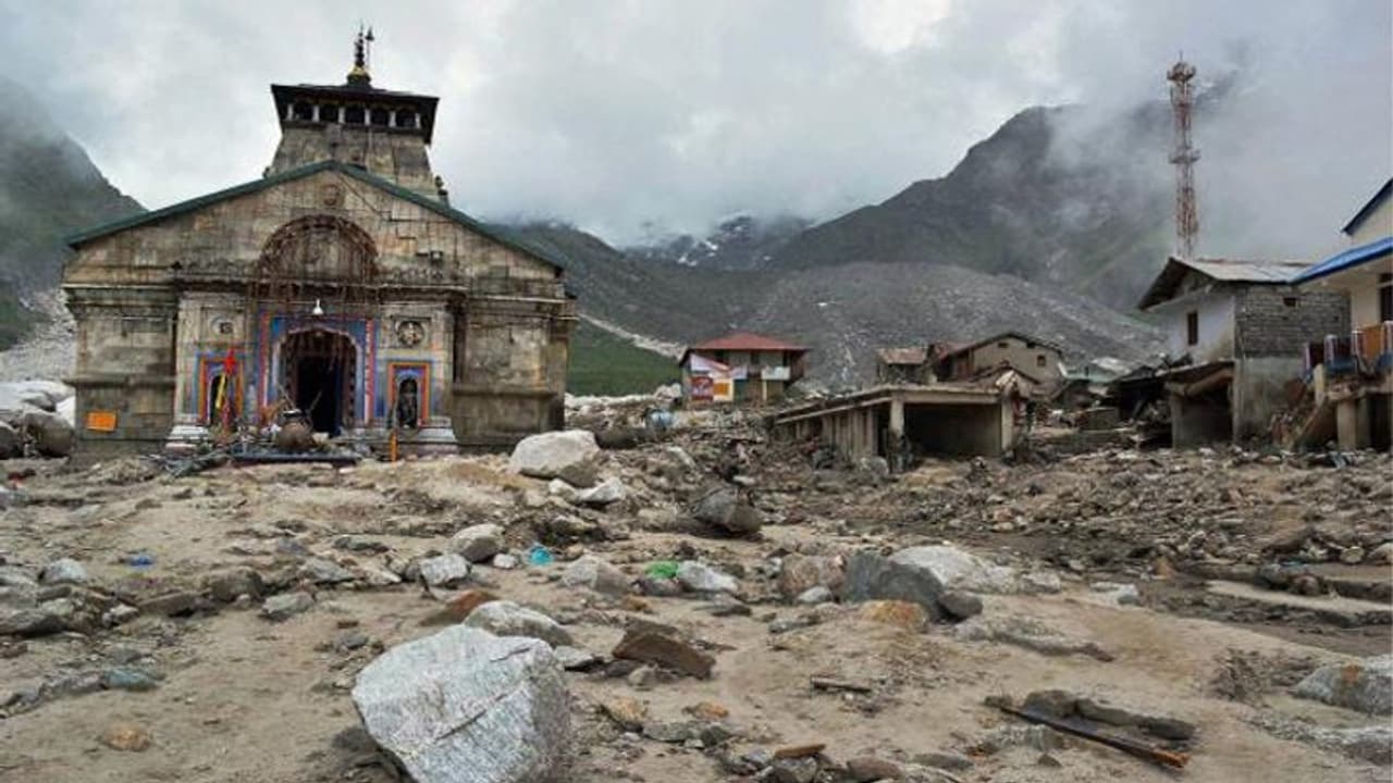 केदारनाथ आपदा में मजदूरी करने आए बुजुर्ग की चली गई थी याददाश्त, 6 साल बाद यूं पहुंचा अपने घर केदारनाथ आपदा में मजदूरी करने आए बुजुर्ग की चली गई थी याददाश्त, 6 साल बाद यूं पहुंचा अपने घर