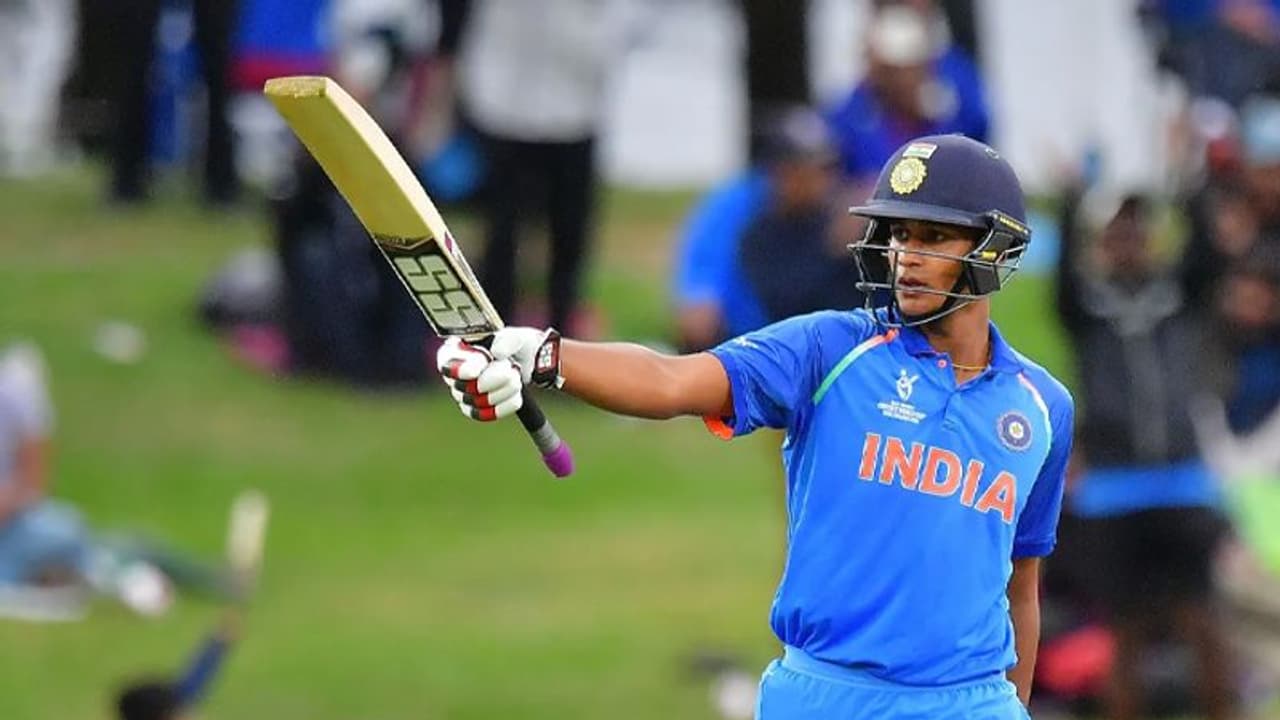 వయసు తక్కువగా చెప్పాడని... ఇండియన్ క్రికెటర్ పై ఏడాది నిషేధం