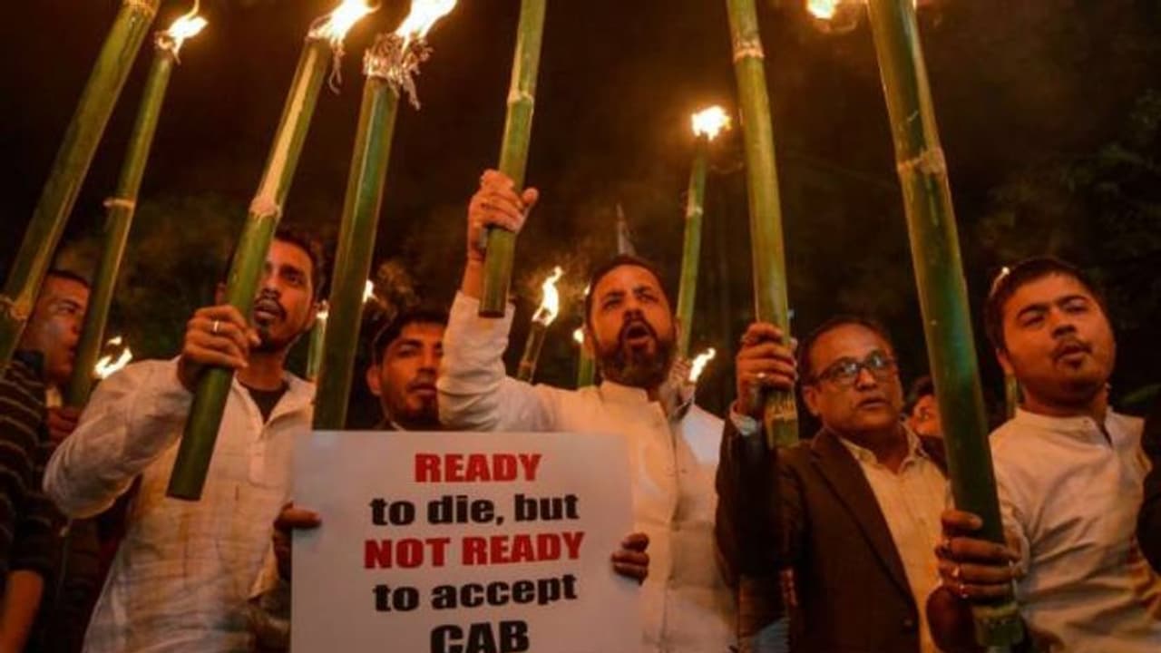 'ഞാന് ഒരു ബംഗ്ലാദേശി മുസ്ലിം ആണ്, സ്വവര്ഗ്ഗാനുരാഗി ആണ്, എന്തുകൊണ്ട് ഞാന് പൗരത്വ നിയമ ഭേദഗതിയെ എതിര്ക്കുന്നു...' 'ഞാന് ഒരു ബംഗ്ലാദേശി മുസ്ലിം ആണ്, സ്വവര്ഗ്ഗാനുരാഗി ആണ്, എന്തുകൊണ്ട് ഞാന് പൗരത്വ നിയമ ഭേദഗതിയെ എതിര്ക്കുന്നു...'