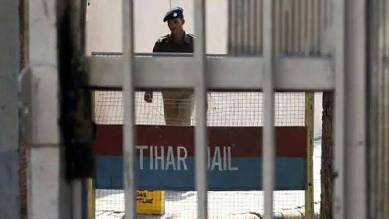 നിര്ഭയ കേസ്: പ്രതികളെ ഒരുമിച്ച് തൂക്കിലേറ്റും, തിഹാർ ജയിലിൽ പുതിയ തൂക്കുമരം തയ്യാർ നിര്ഭയ കേസ്: പ്രതികളെ ഒരുമിച്ച് തൂക്കിലേറ്റും, തിഹാർ ജയിലിൽ പുതിയ തൂക്കുമരം തയ്യാർ