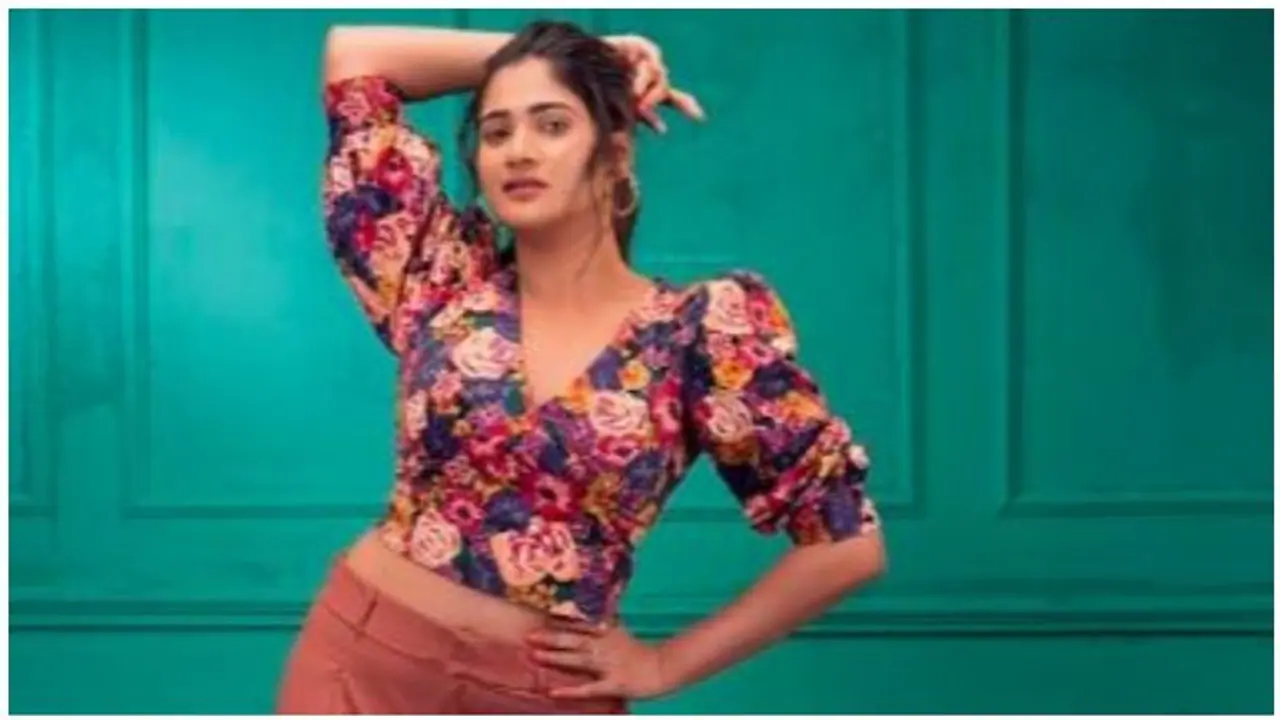 லாஸ்லியாவின் முதல் போட்டோ ஷூட்டை மீம்ஸ் போட்டு கலாய்க்கும் நெட்டிசன்கள்... கொந்தளிப்பில் ஆர்மி ஃபேன்ஸ்...! லாஸ்லியாவின் முதல் போட்டோ ஷூட்டை மீம்ஸ் போட்டு கலாய்க்கும் நெட்டிசன்கள்... கொந்தளிப்பில் ஆர்மி ஃபேன்ஸ்...!