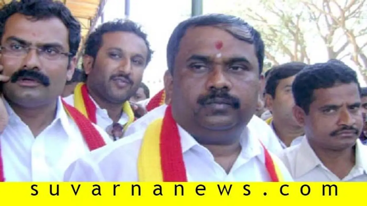 ಕನ್ನಡದಲ್ಲಿ ಪರೀಕ್ಷೆಗಾಗಿ ಕರವೇ ಟ್ವಿಟರ್ ಅಭಿಯಾನ: ನಾರಾಯಣ ಗೌಡ ಕನ್ನಡದಲ್ಲಿ ಪರೀಕ್ಷೆಗಾಗಿ ಕರವೇ ಟ್ವಿಟರ್ ಅಭಿಯಾನ: ನಾರಾಯಣ ಗೌಡ