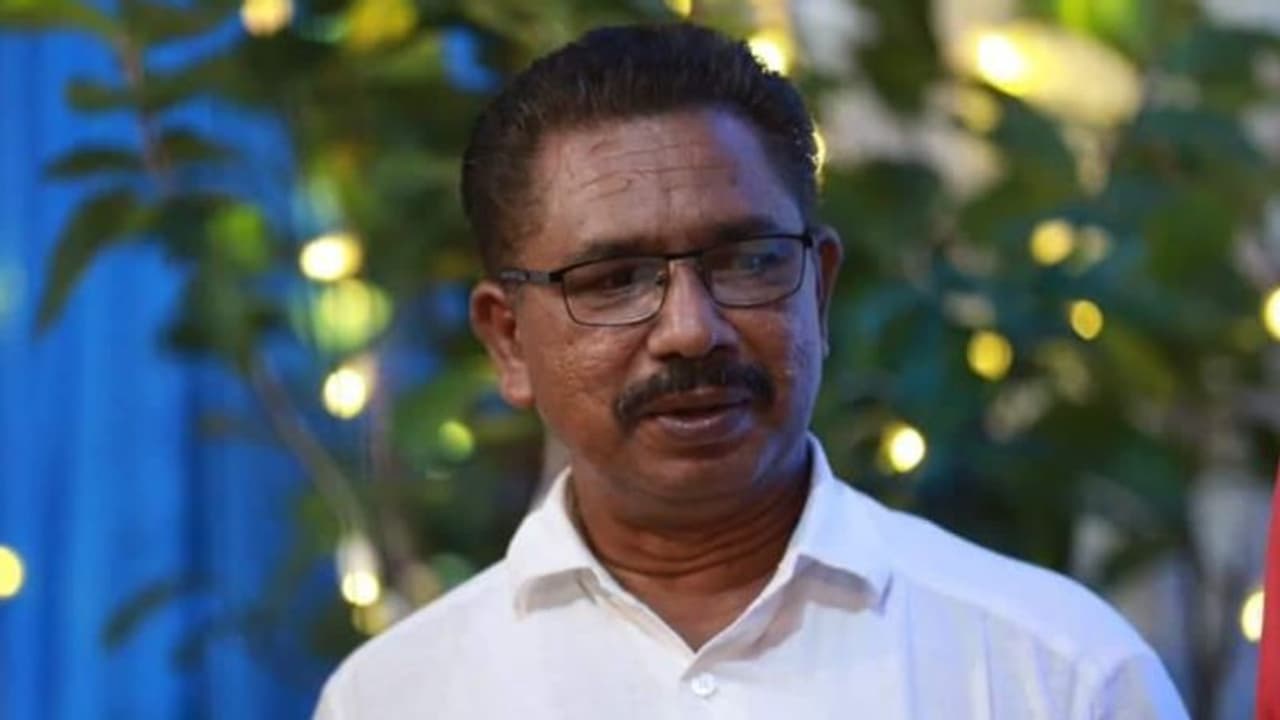 റിട്ട. കെഎസ്ആര്ടിസി കണ്ടക്ടര് പിക്കപ്പ് വാനിടിച്ച് മരിച്ചു റിട്ട. കെഎസ്ആര്ടിസി കണ്ടക്ടര് പിക്കപ്പ് വാനിടിച്ച് മരിച്ചു