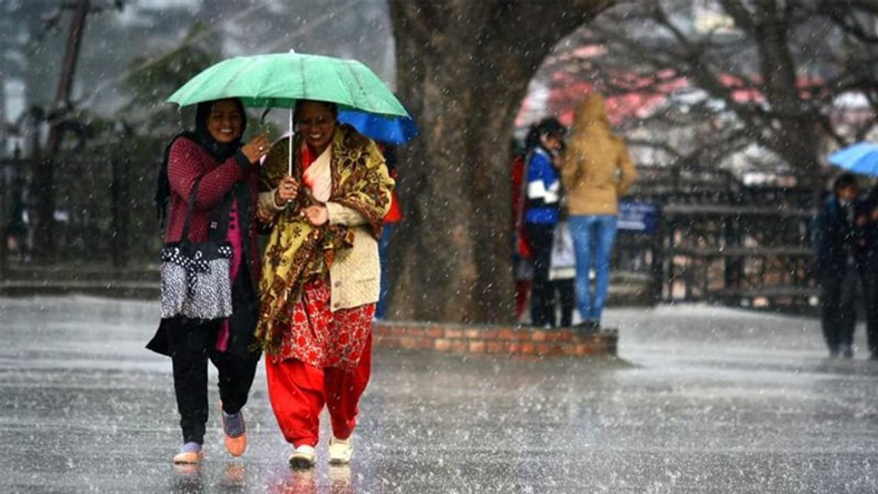 मौसम विभाग ने जारी किया अलर्ट, 3 जनवरी को यूपी कई जिलों में बारिश और ओले गिरने की संभावना मौसम विभाग ने जारी किया अलर्ट, 3 जनवरी को यूपी कई जिलों में बारिश और ओले गिरने की संभावना