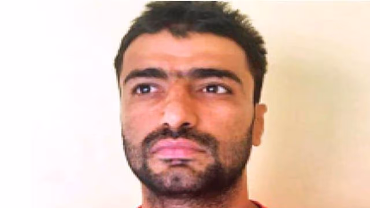 നാഗാലാന്റിലെ നേതാവിനെ കൊല്ലാന് ക്വട്ടേഷന് 80 ലക്ഷവും കാറും; കേസെടുത്ത് സിബിഐ നാഗാലാന്റിലെ നേതാവിനെ കൊല്ലാന് ക്വട്ടേഷന് 80 ലക്ഷവും കാറും; കേസെടുത്ത് സിബിഐ