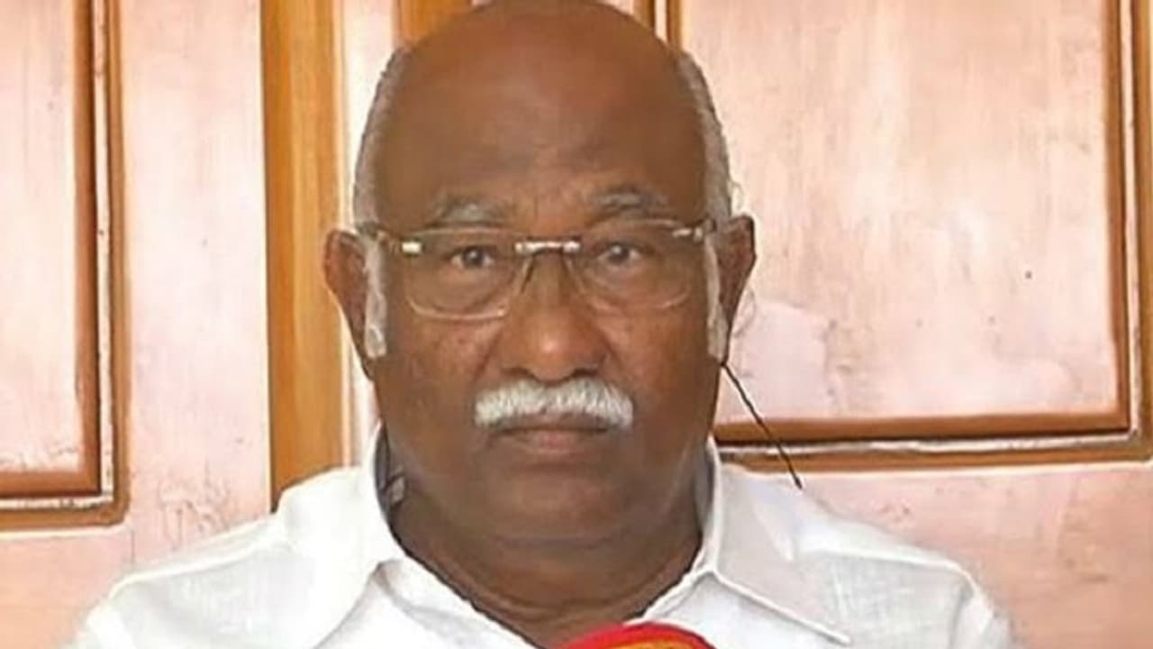 திமுக வேட்பாளரிடம் மண்ணைக் கவ்விய அன்வர் ராஜா மகள் !! அதிமுக அதிர்ச்சி தோல்வி !!