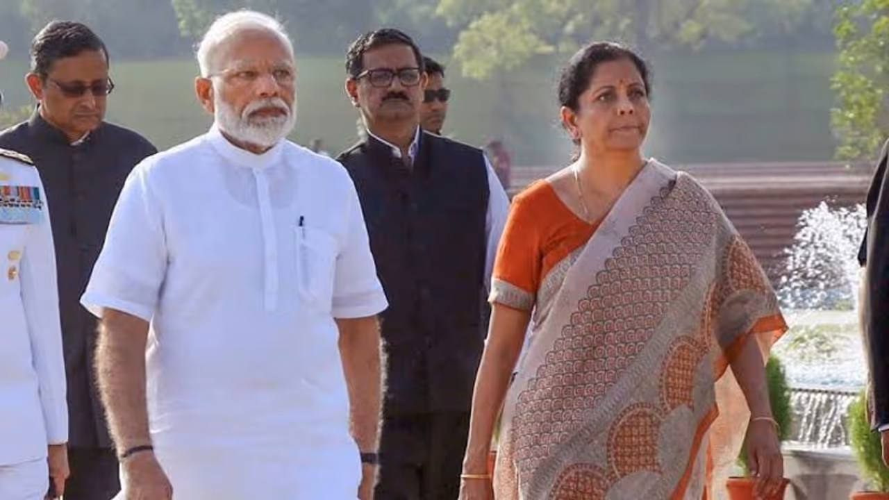 2020 பிறந்தவுடன் இப்படி ஒரு செய்தியா ?…தொடர்ந்து 4 வது மாதமாக முக்கிய துறைகள் உற்பத்தி கடும் வீழ்ச்சி..