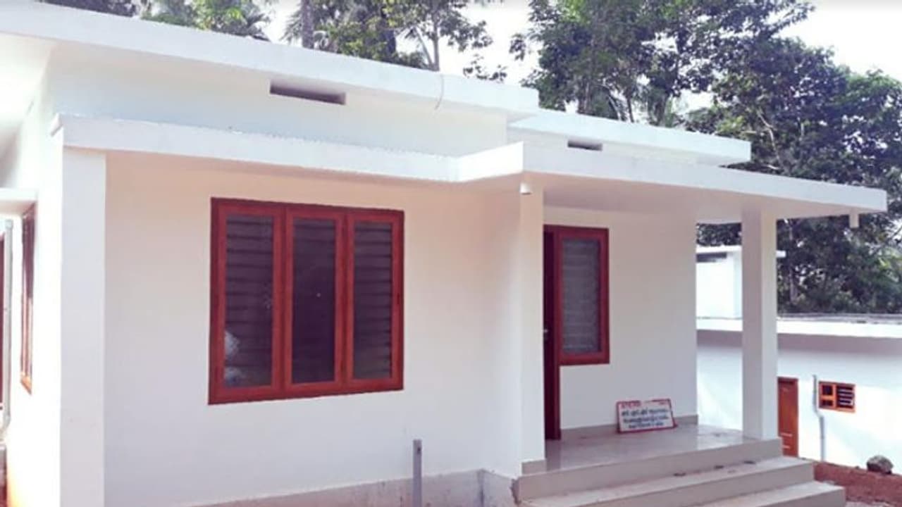 ഉരുള്പൊട്ടലില് ദുരിതമേറ്റുവാങ്ങിയവര്ക്ക് വീടൊരുക്കി വിദ്യാര്ഥികള് ഉരുള്പൊട്ടലില് ദുരിതമേറ്റുവാങ്ങിയവര്ക്ക് വീടൊരുക്കി വിദ്യാര്ഥികള്