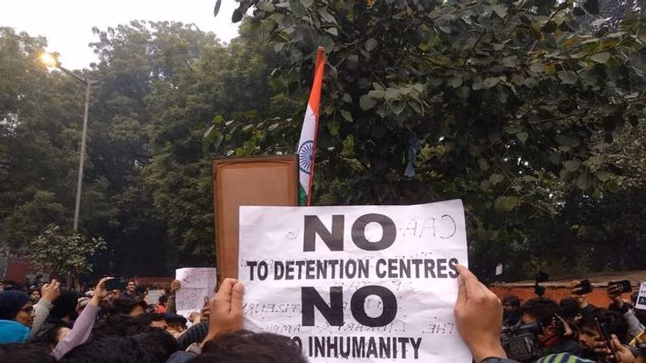 കാണ്പൂര് ഐഐടിയില് പാക് കവിയുടെ കവിത ചൊല്ലിയ സംഭവത്തില് അന്വേഷണം കാണ്പൂര് ഐഐടിയില് പാക് കവിയുടെ കവിത ചൊല്ലിയ സംഭവത്തില് അന്വേഷണം