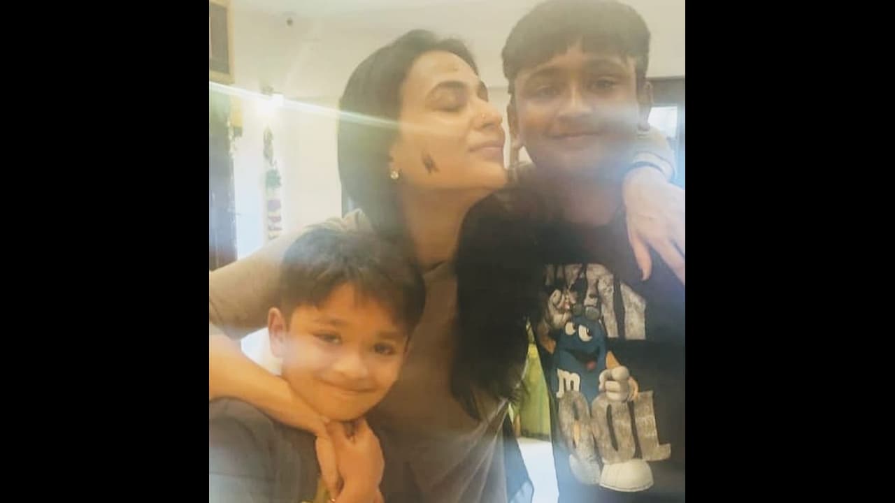 அச்சு அசலாக தாத்தா ரஜினியைப்போலவே உள்ள தனுஷ் மகன்...!! புகைப்படத்தை வெளியிட்ட ஐஸ்வர்யா ரஜினிகாந்த்...!! அச்சு அசலாக தாத்தா ரஜினியைப்போலவே உள்ள தனுஷ் மகன்...!! புகைப்படத்தை வெளியிட்ட ஐஸ்வர்யா ரஜினிகாந்த்...!!